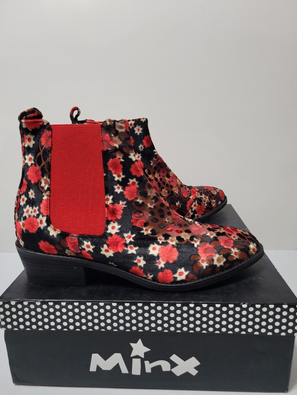 Minx Floral Velvet Chelsea Boots - Size 39 (US 8.5)